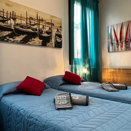 Apartment Tintoretto 1 Con Terrazza Sopra Il Tetto, 3 Bagni, 3 Grandi Da Letto, Super Nuovo Venice
